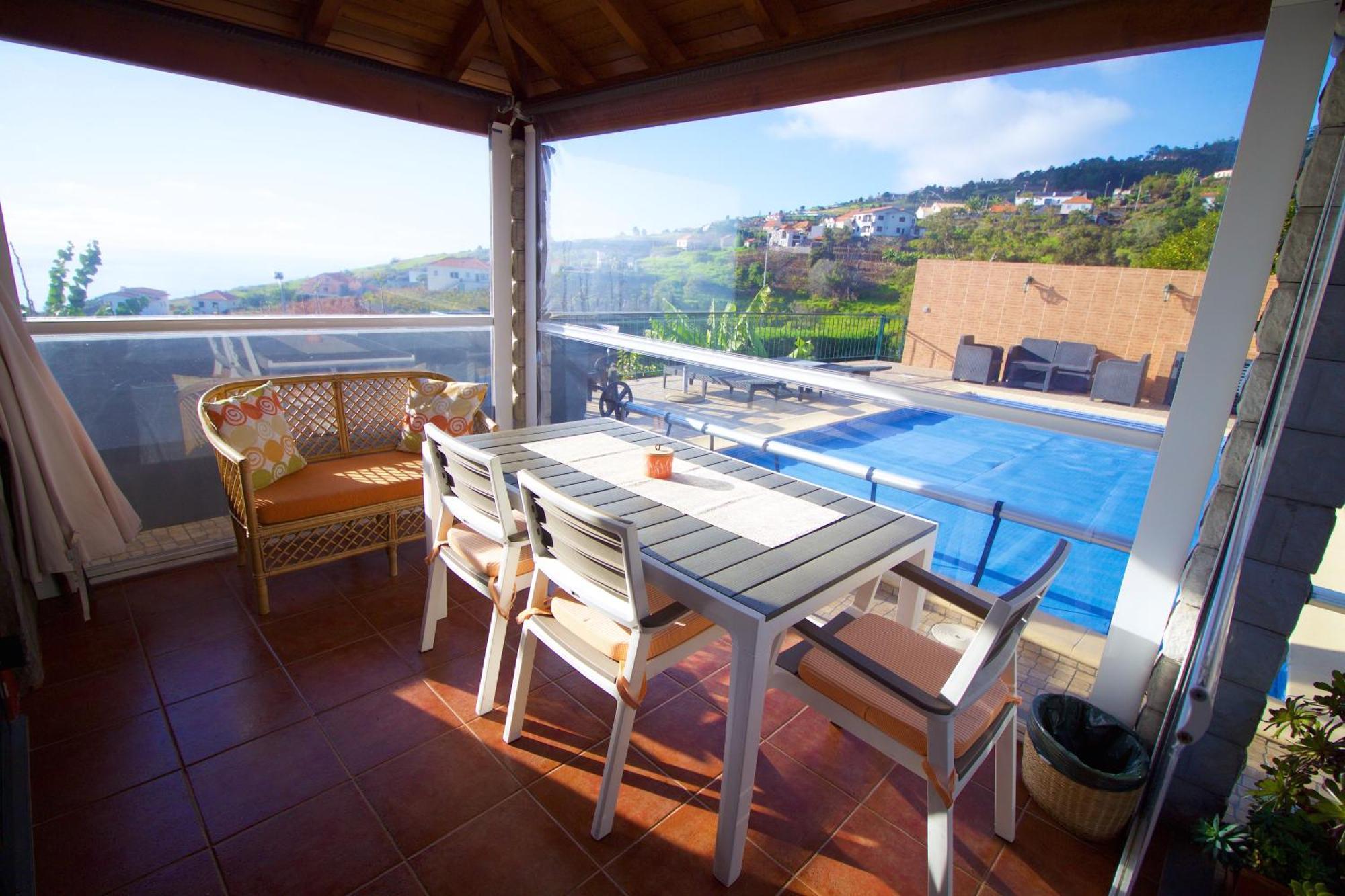 Casa Da Rainha Bungallow Estreito Da Calheta Exterior photo