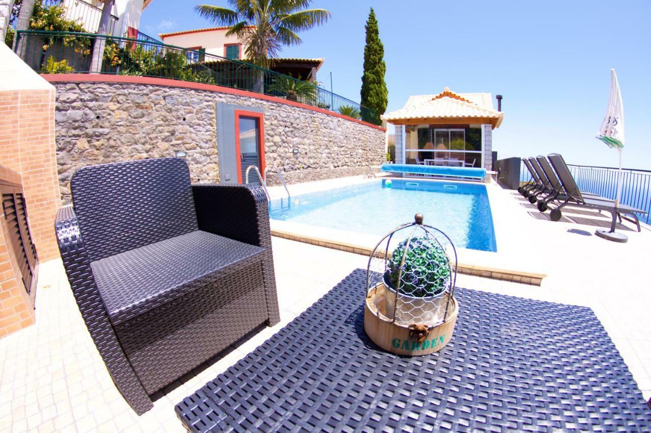 Casa Da Rainha Bungallow Estreito Da Calheta Exterior photo