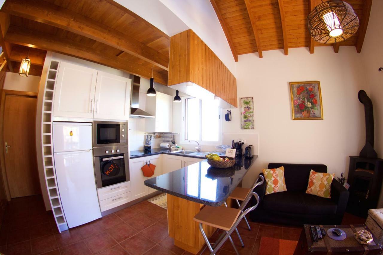Casa Da Rainha Bungallow Estreito Da Calheta Exterior photo